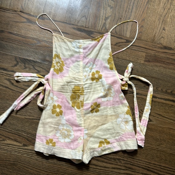 Linen Romper - Picture 6 of 7
